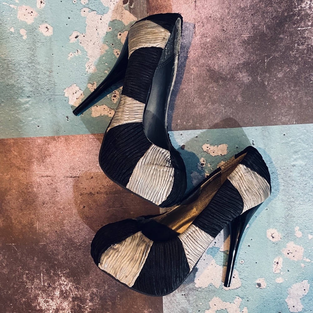 Lady Luxe Stripped 4 inch Heels